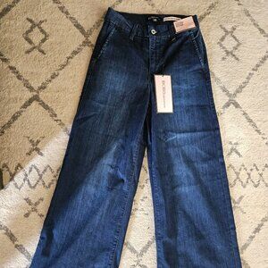 NWT! BCBGeneration high rise wide leg trouser size 7/28